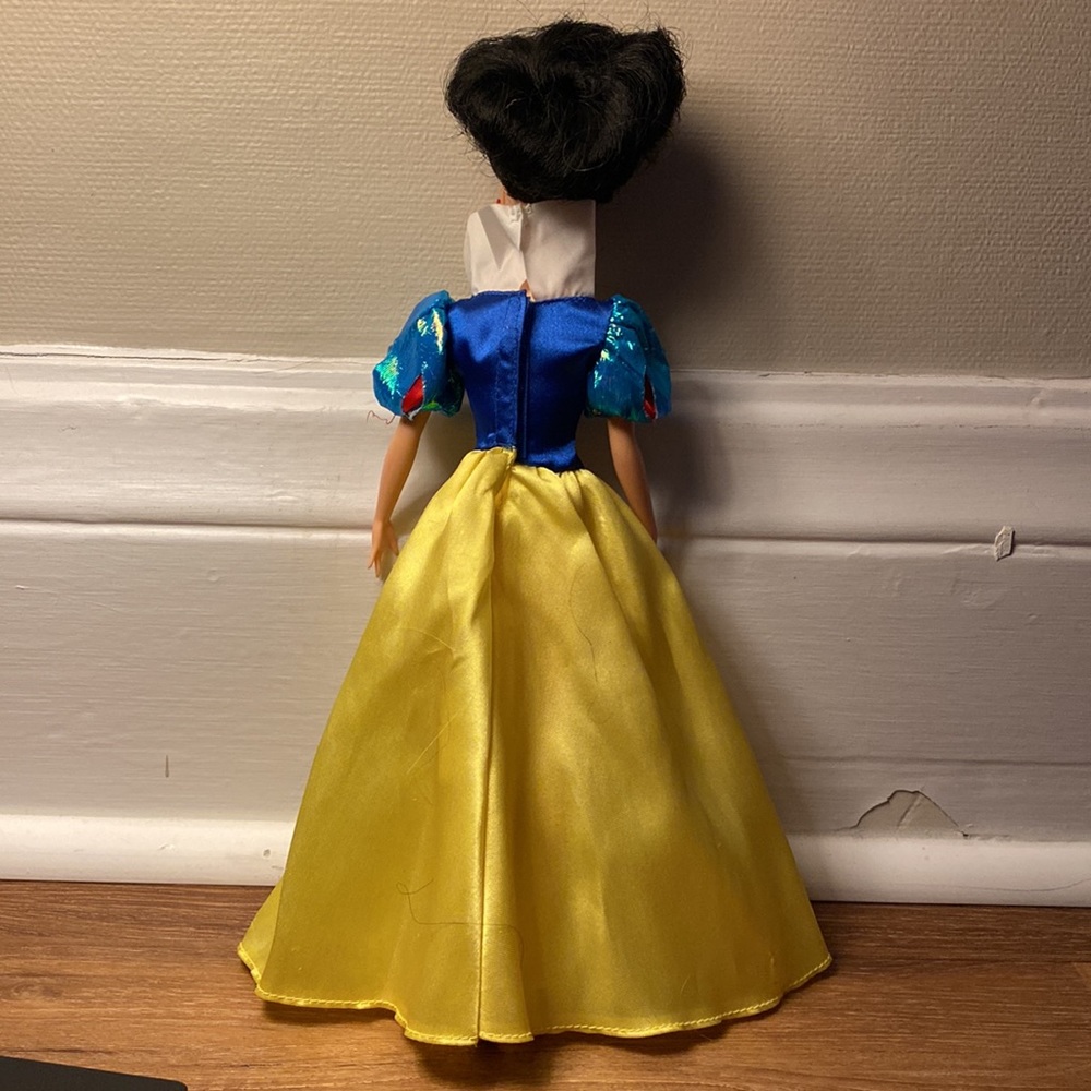 Snow White - Picture 5 of 7